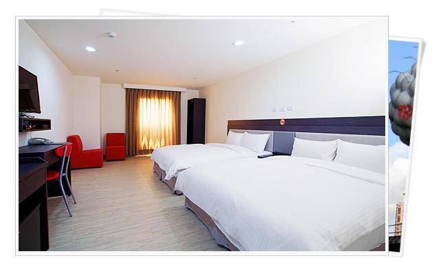 Big Bear Hotel Kaohsiung Bagian luar foto