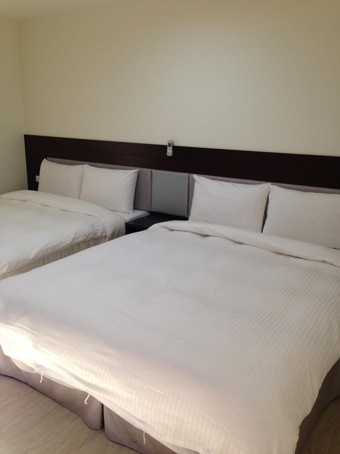 Big Bear Hotel Kaohsiung Ruang foto